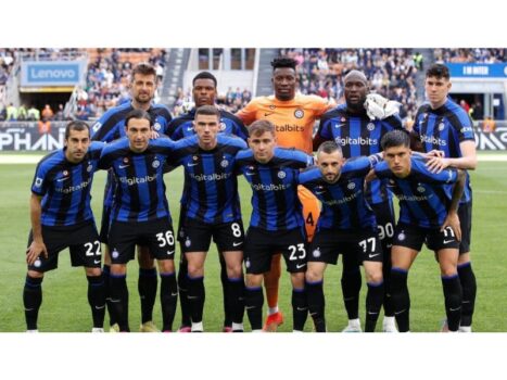 Inter Milan đang đứng đầu bảng tại Serie A