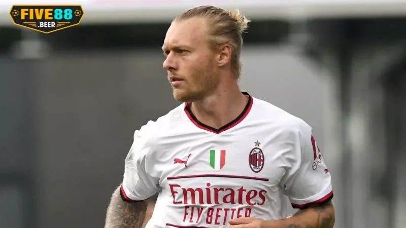 Simon Kjaer: Đội trưởng và trung vệ của AC Milan.